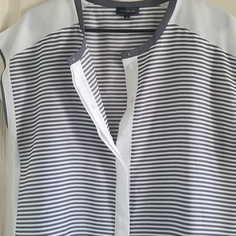 Striped button down blouse - Picture 3 of 5